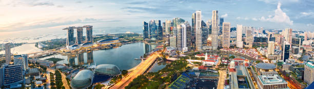 Toàn cảnh Singapore hiện đại với khu Marina Bay, trung tâm logistics hàng đầu châu Á – điểm đến quan trọng của dịch vụ chuyển phát nhanh đi Singapore từ Việt Nam.