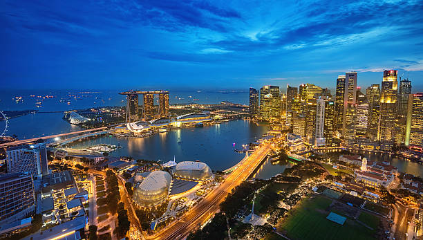 Nhu cầu vận chuyển hàng từ Việt Nam sang Singapore tăng mạnh khi Singapore là trung tâm kinh tế và cộng đồng người Việt sinh sống đông đảo